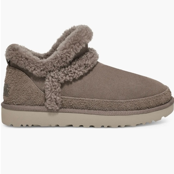 UGG Classic Ultra Mini Spillseam Genuine Shearling Bootie (Women) - Picture 3 of 7